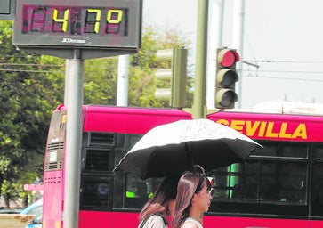 Las olas de calor se cobran 10 muertes en Sevilla en agosto, cien menos que el año pasado