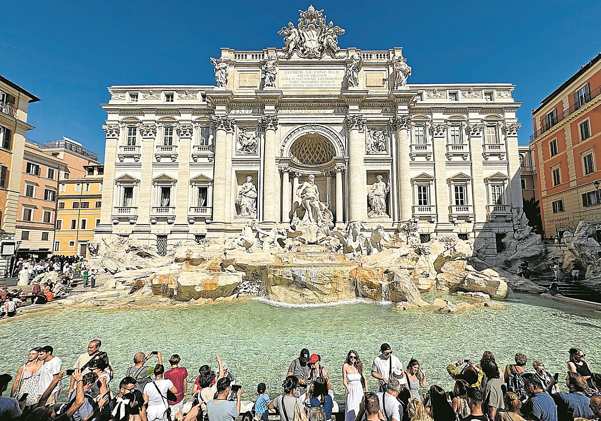 La Fontana di Trevi es uno de los mayores atractivos turísticos de Roma