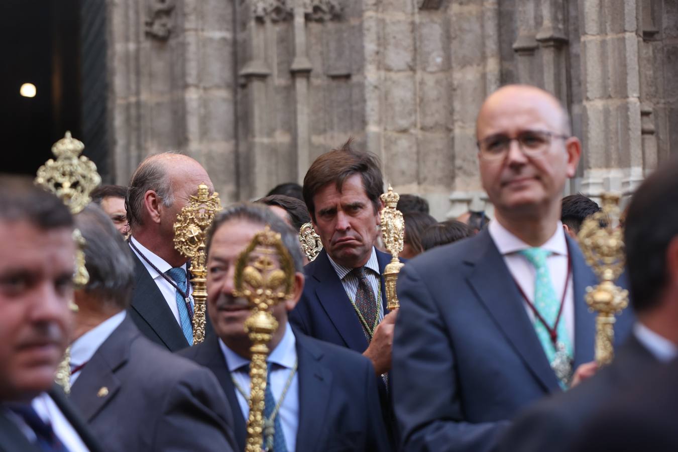 Procesión triunfal de la Virgen de la Piedad del Baratillo tras ser coronada