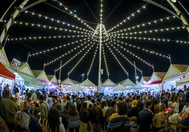 El PSOE critica a Sanz y denuncia que intentó engañar a los sevillanos con la promesa «incumplida» de cambiar el festivo de la Feria