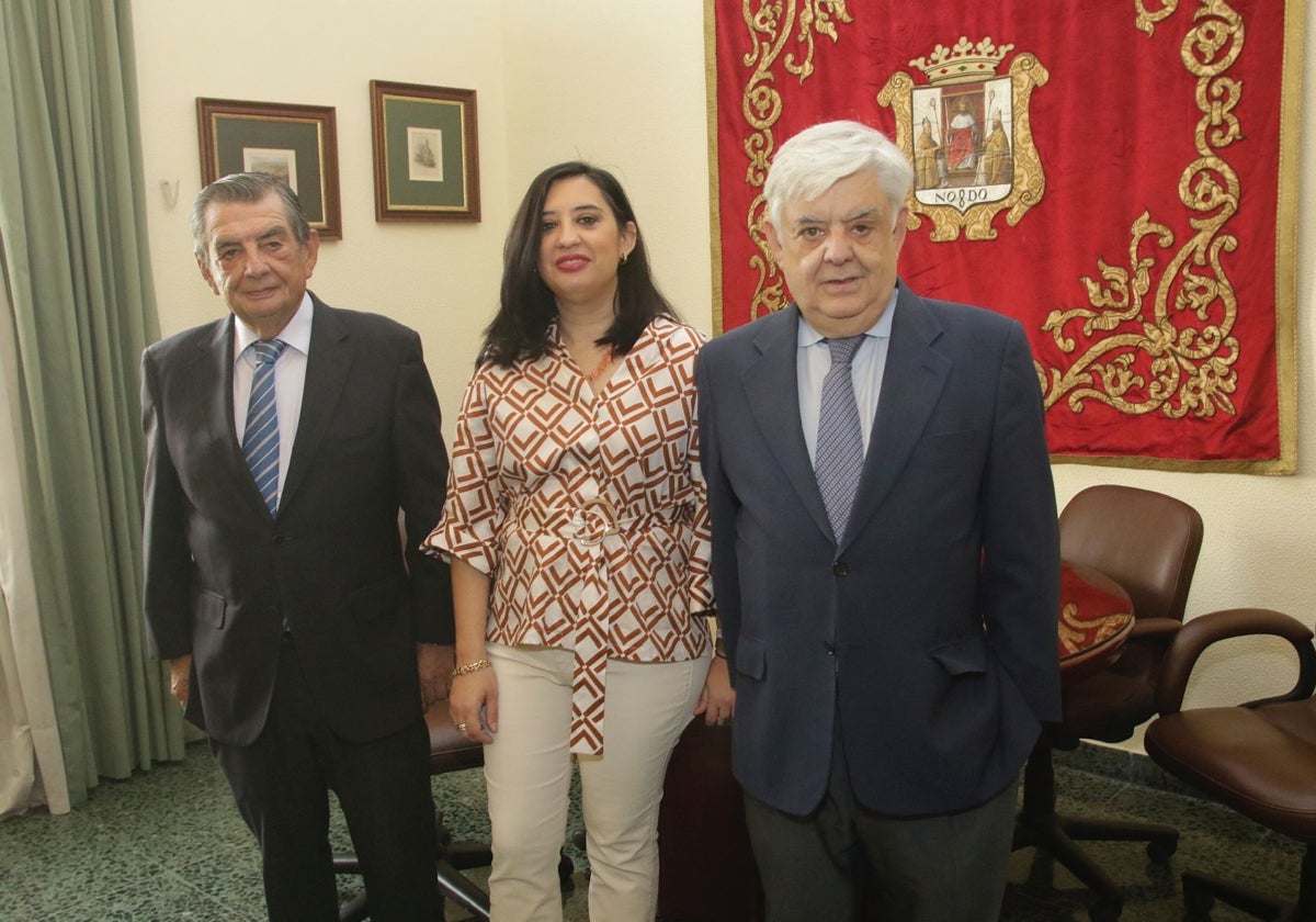 Rafael Márquez (primero por la derecha), junto a su hija y su hermano, en una imagen de archivo