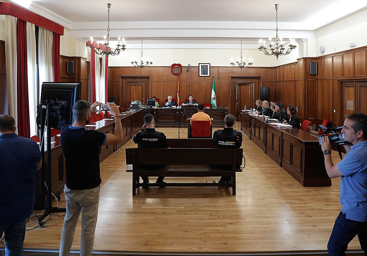 El acusado de asesinar a su pareja en Sevilla por una «traición»: «A lo ...