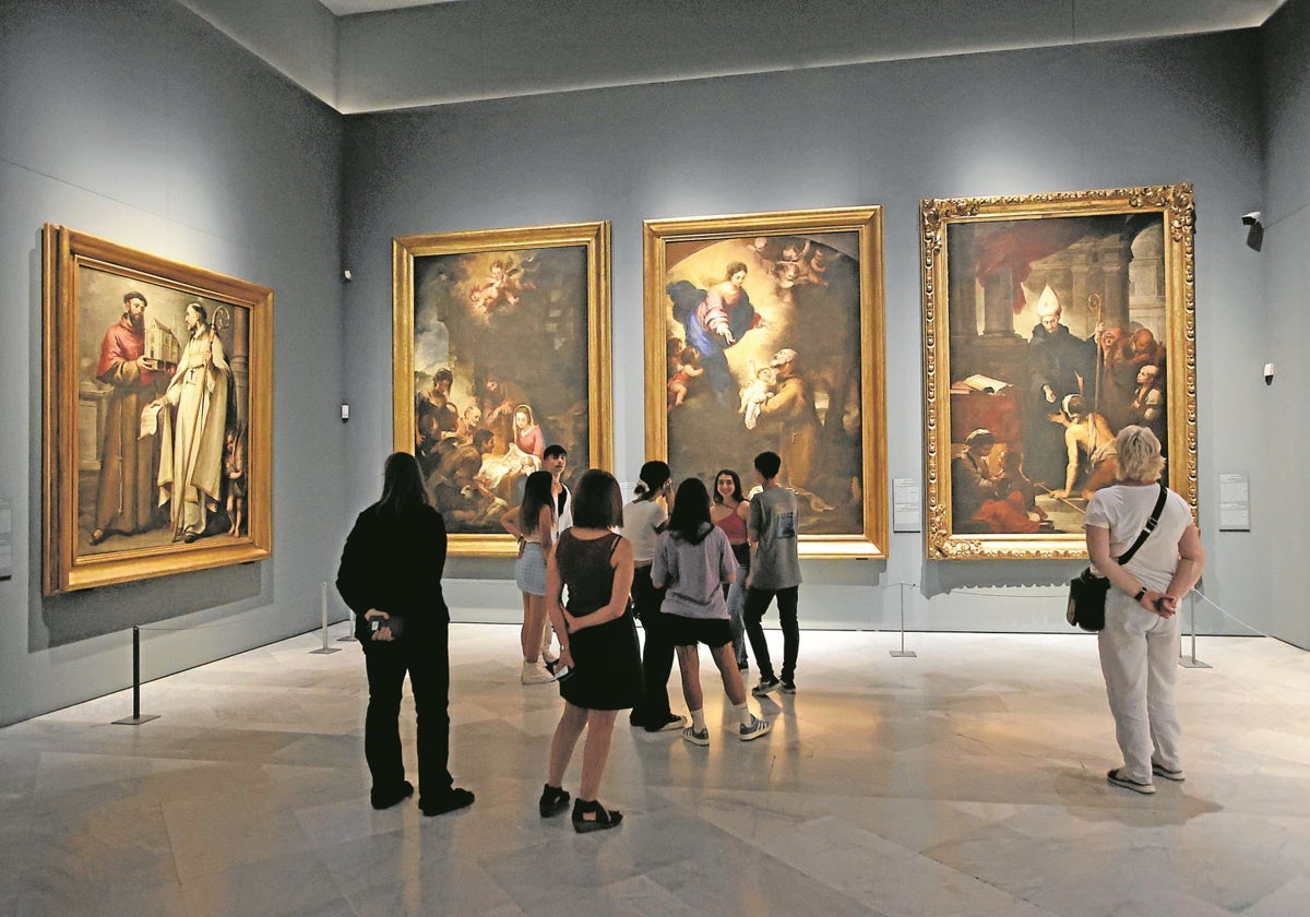 Visitantes en el Museo de Bellas Artes de Sevilla