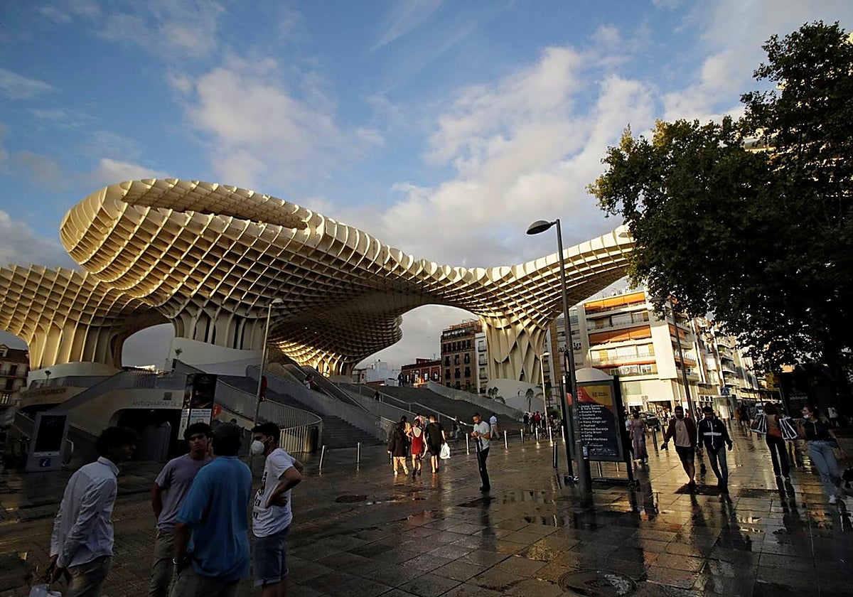 Jornada otoñal en Sevilla, en la que la lluvia cesó y dio paso al sol