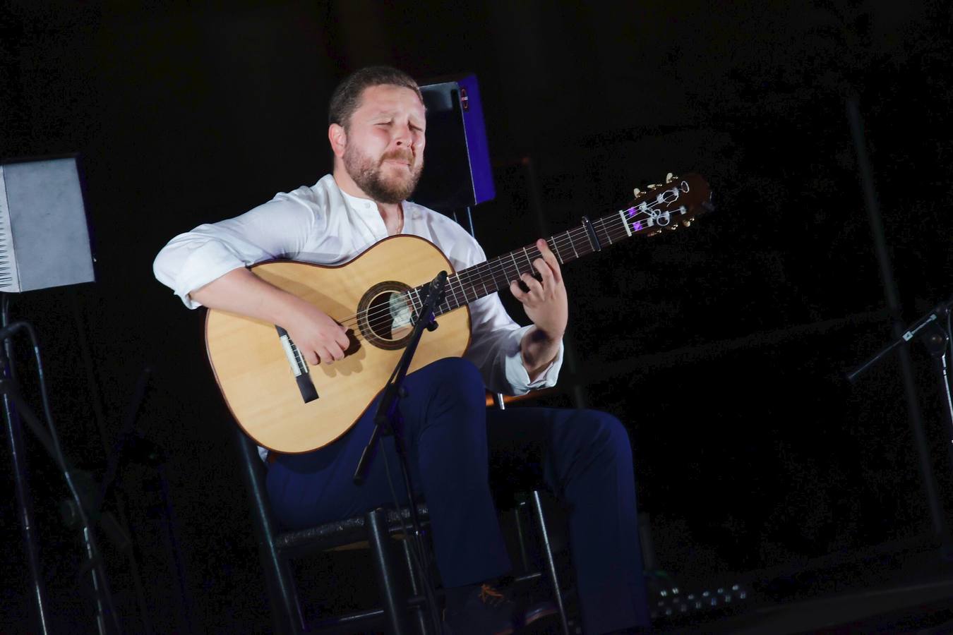 Un momento del concierto de guirtarra de Riqueni, dentro de la Bienal de Flamenco sevillana