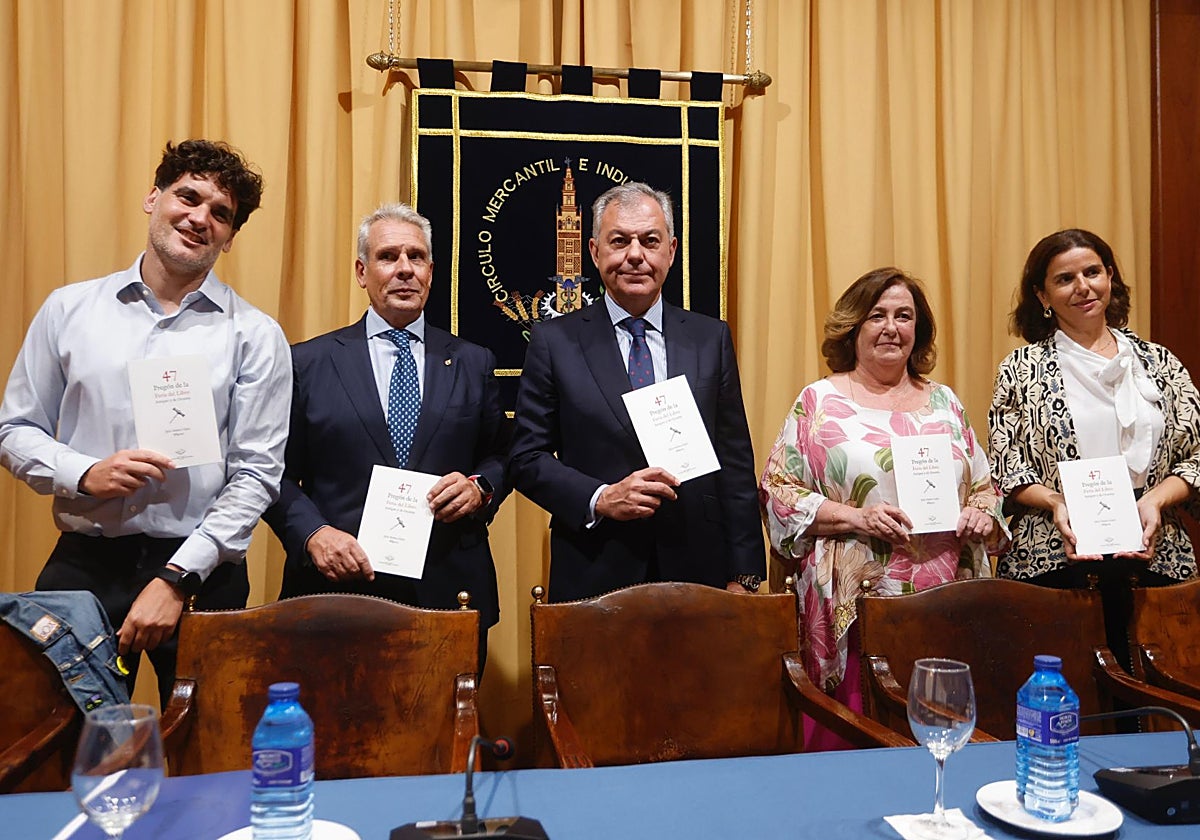 Un momento del acto del pregón en el Mercantil de Sevilla