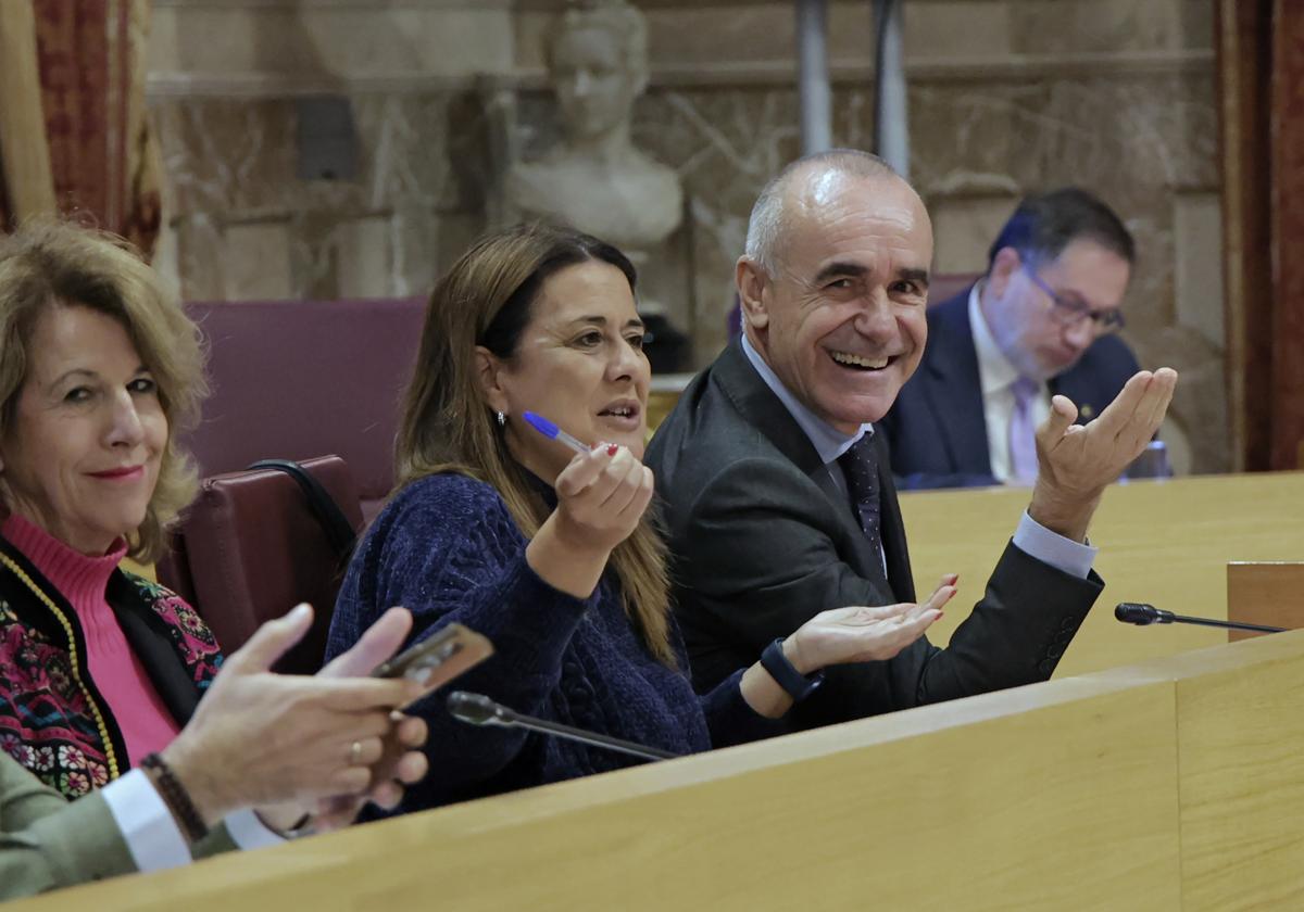 Mar González y Antonio Muñoz en un Pleno municipal