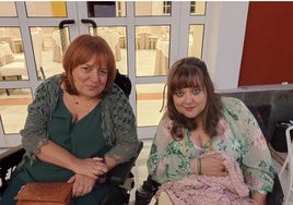 Lara e Irina, dos hermanas con ataxia: «Hicimos muchos cursos pero nadie nos contrató. Decían que no teníamos experiencia»