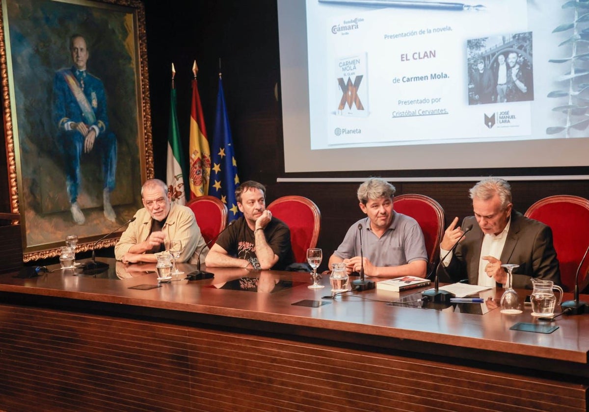 Jorge Díaz, Agustín Martínez y Antonio Mercero durante la presentación junto a Cristóbal Cervantes