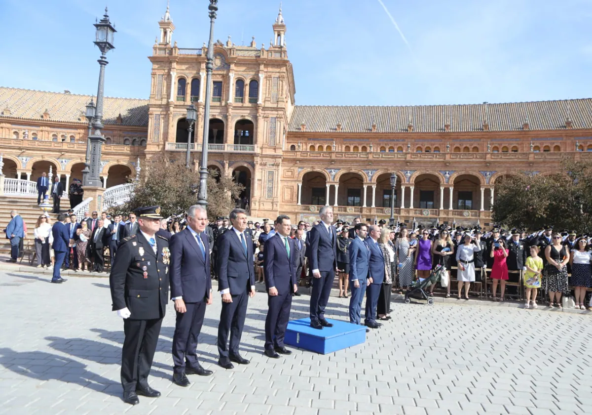 Imagen de uno de los momentos del acto en la Plaza de España