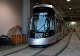 El Ayuntamiento de Sevilla estudia ceder vagones del tranvía para descongestionar la línea uno del metro