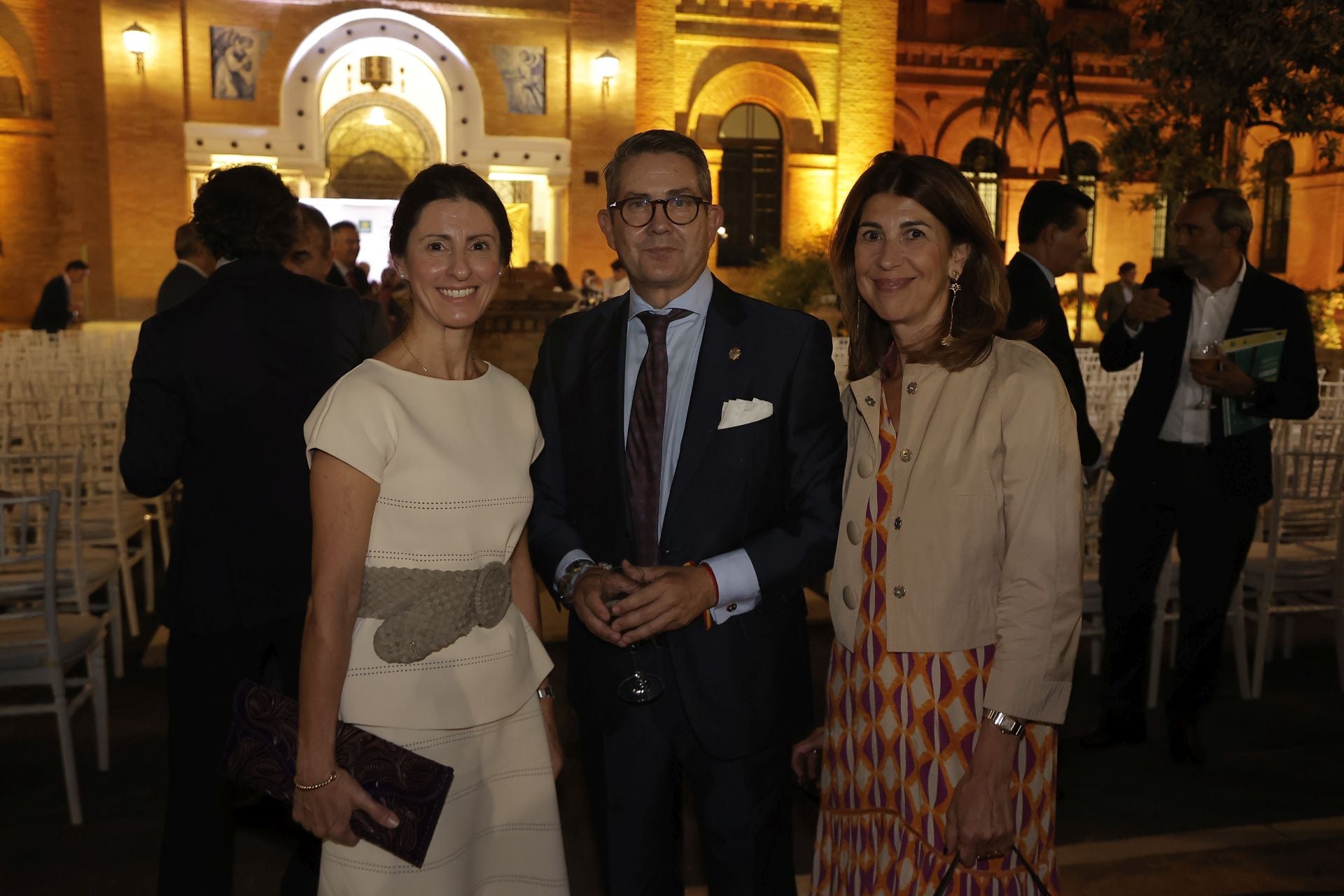 María del Valle Denovales, José Manuel Cansino y Rocío Román