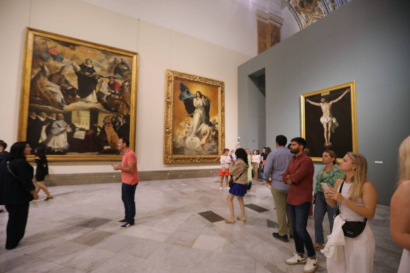 El Museo de Bellas Artes recibió cientos de visitas durante la noche