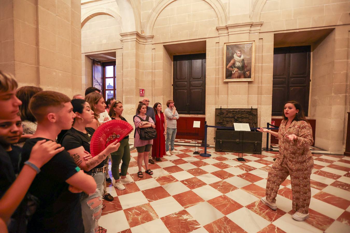 El Archivo de Indias recibió a numerosos visitantes durante la Noche en Blanco