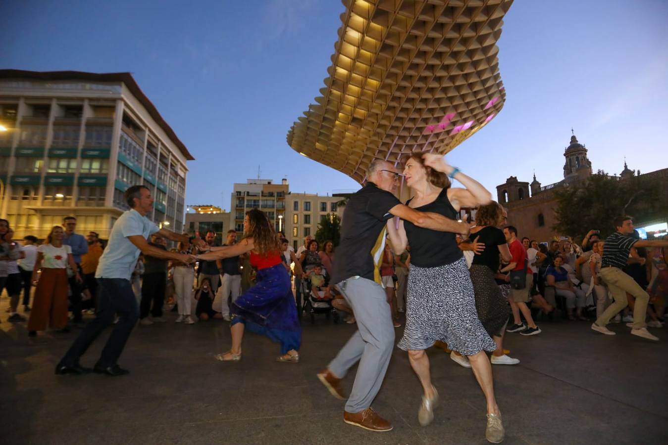 En las Setas se ha podido bailar a ritmos de swing