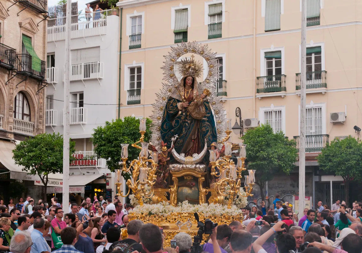 La Virgen de la Salud en su salida anual