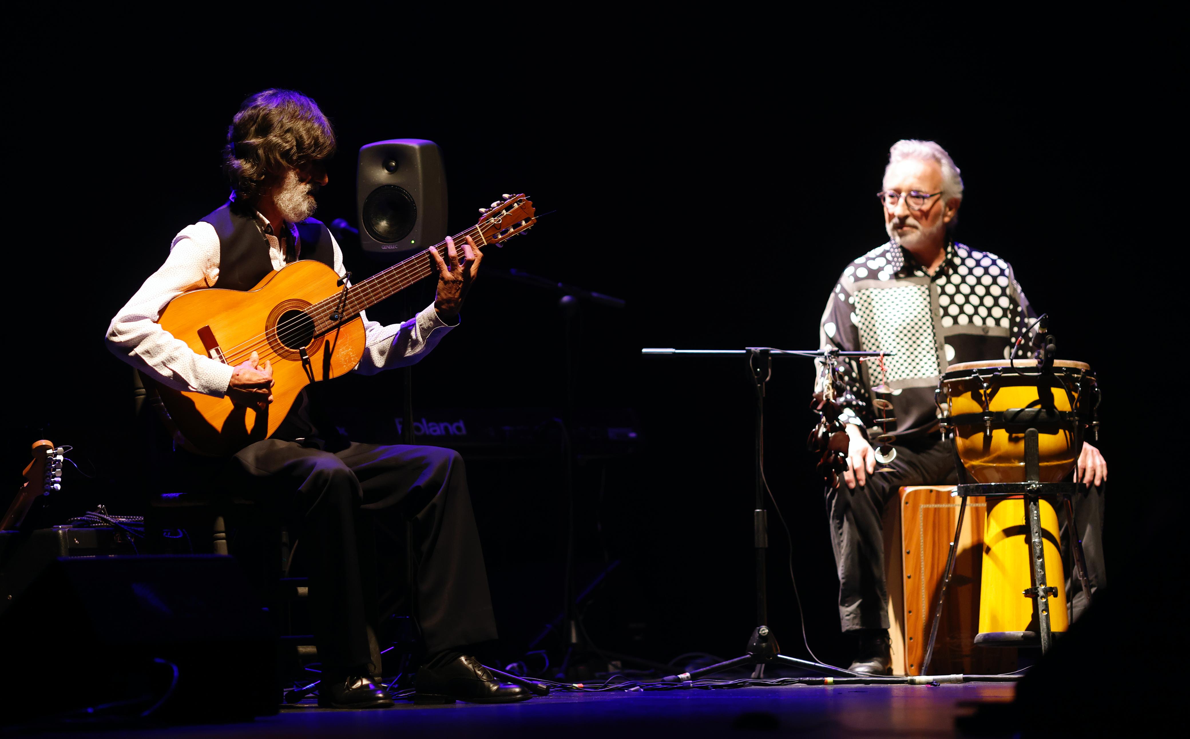 Un instante del espectáculo celebrado este viernes en el Teatro Alameda con Emilio Caracafé