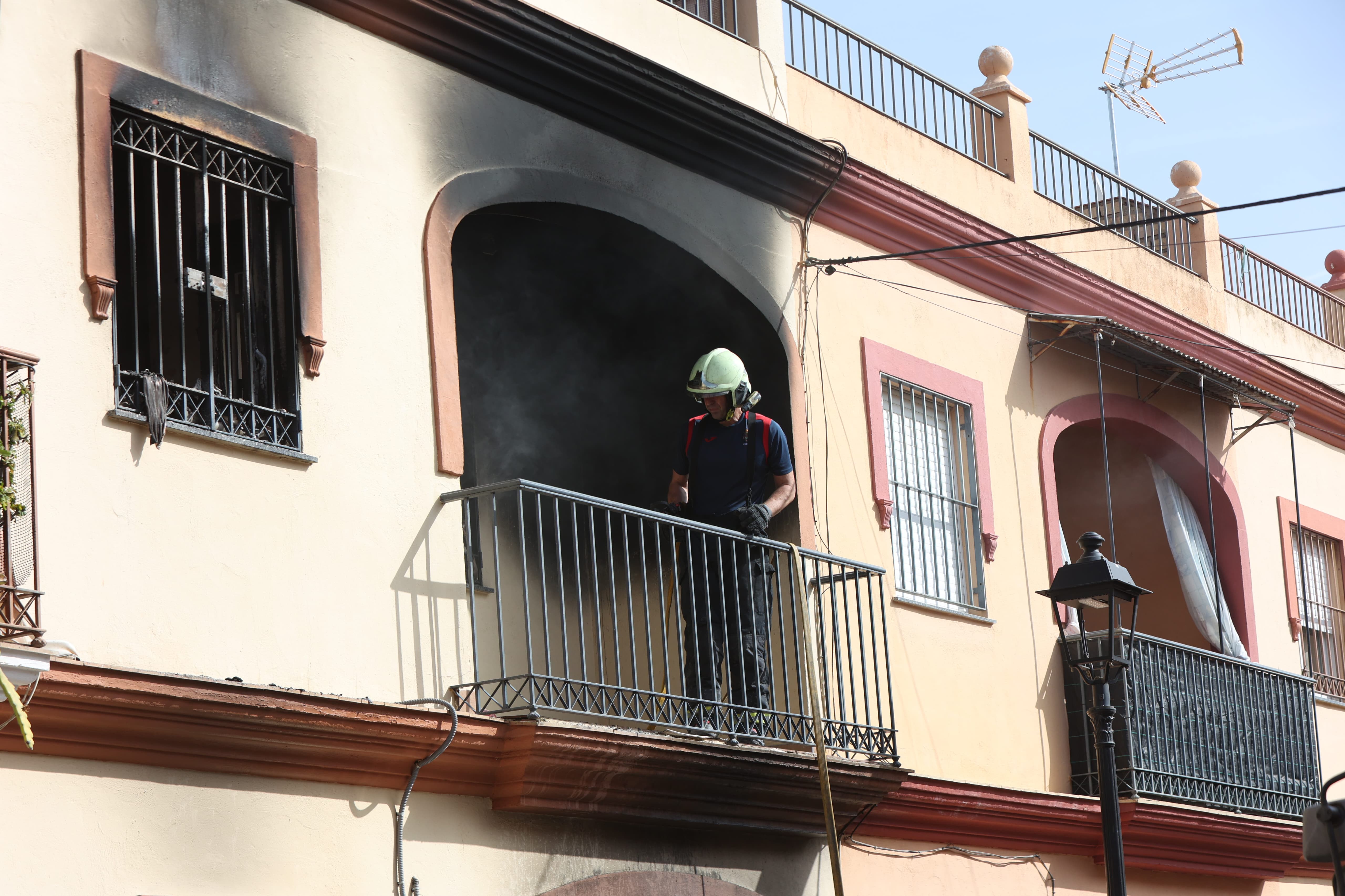 Imágenes que deja el trágico incendio de Guillena