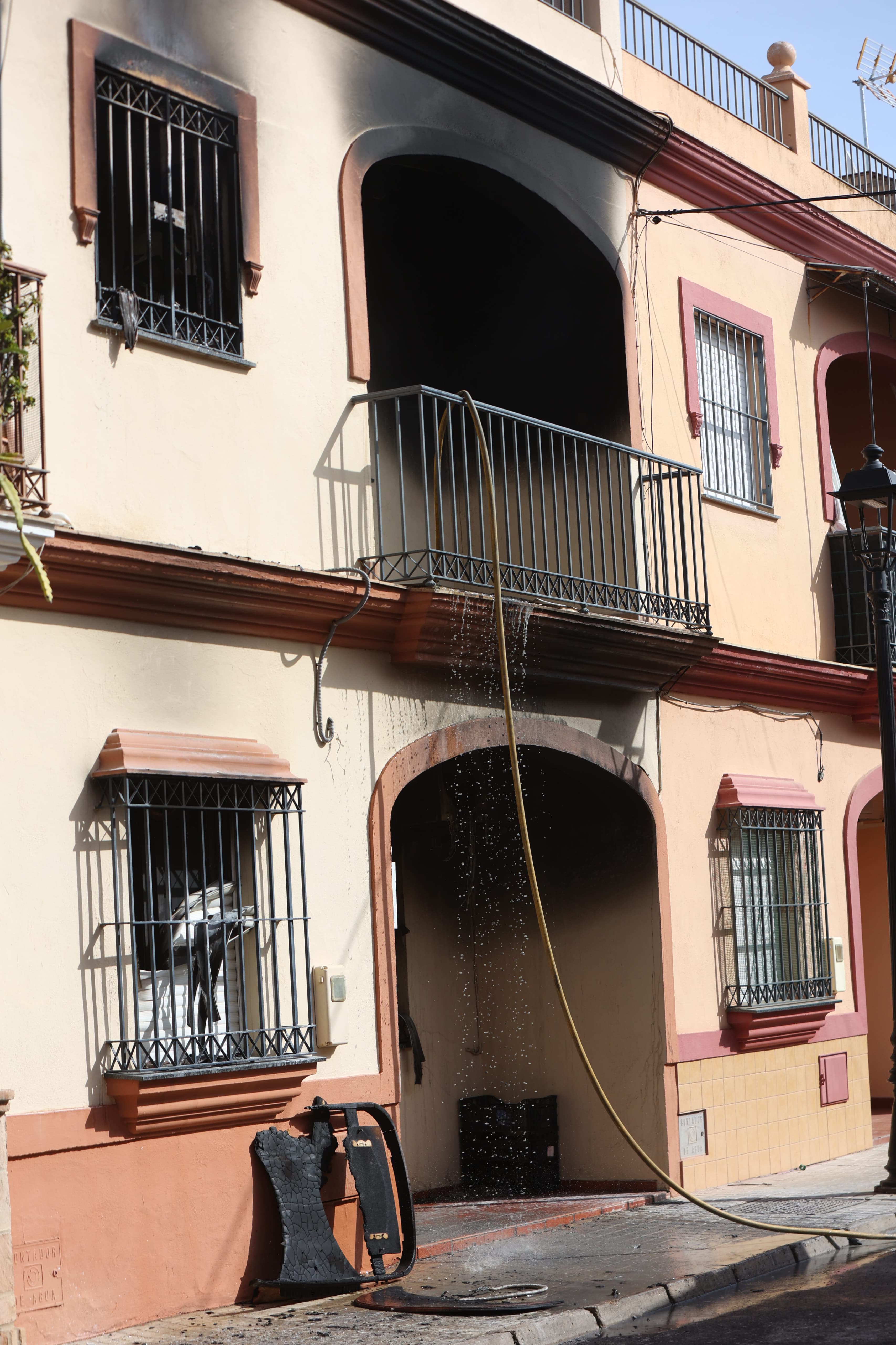 Imágenes que deja el trágico incendio de Guillena