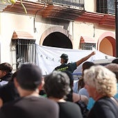 El alcalde de Guillena califica de «trágica pérdida» la muerte de la familia y dice que «será un día muy duro»