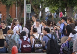 Estudiantes de ESO, Bachillerato y FP irán al paro  si no les facilitan los modelos de Selectividad 2025