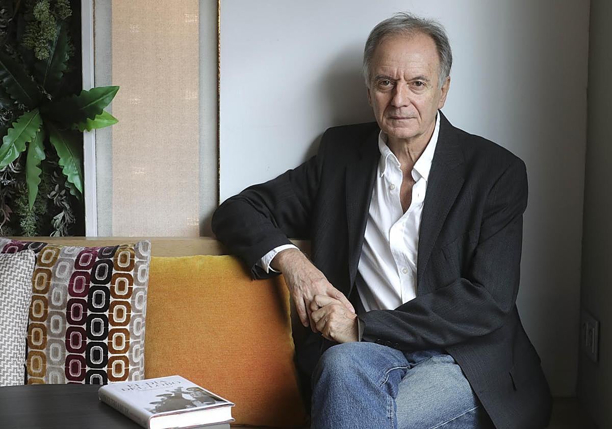 Antonio Soler escarba en una historia familiar en su novela sobre la Guerra Civil, 'El día del lobo'