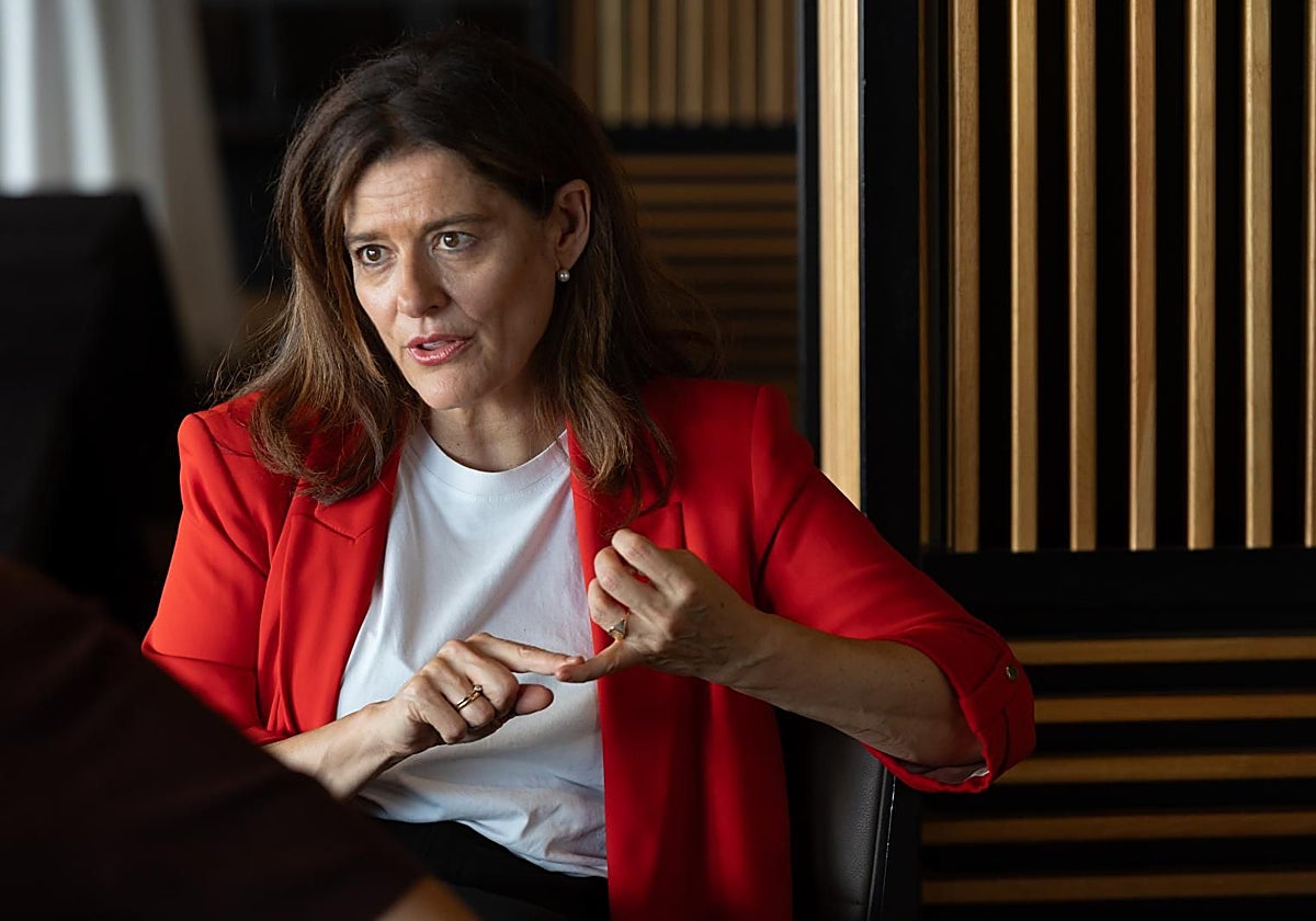 La abogada Miriam González durante la entrevista