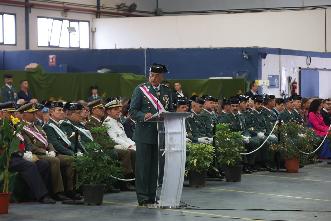 Celebración del día de la Virgen del Pilar en la comandancia de la Guardia Civil de Sevilla