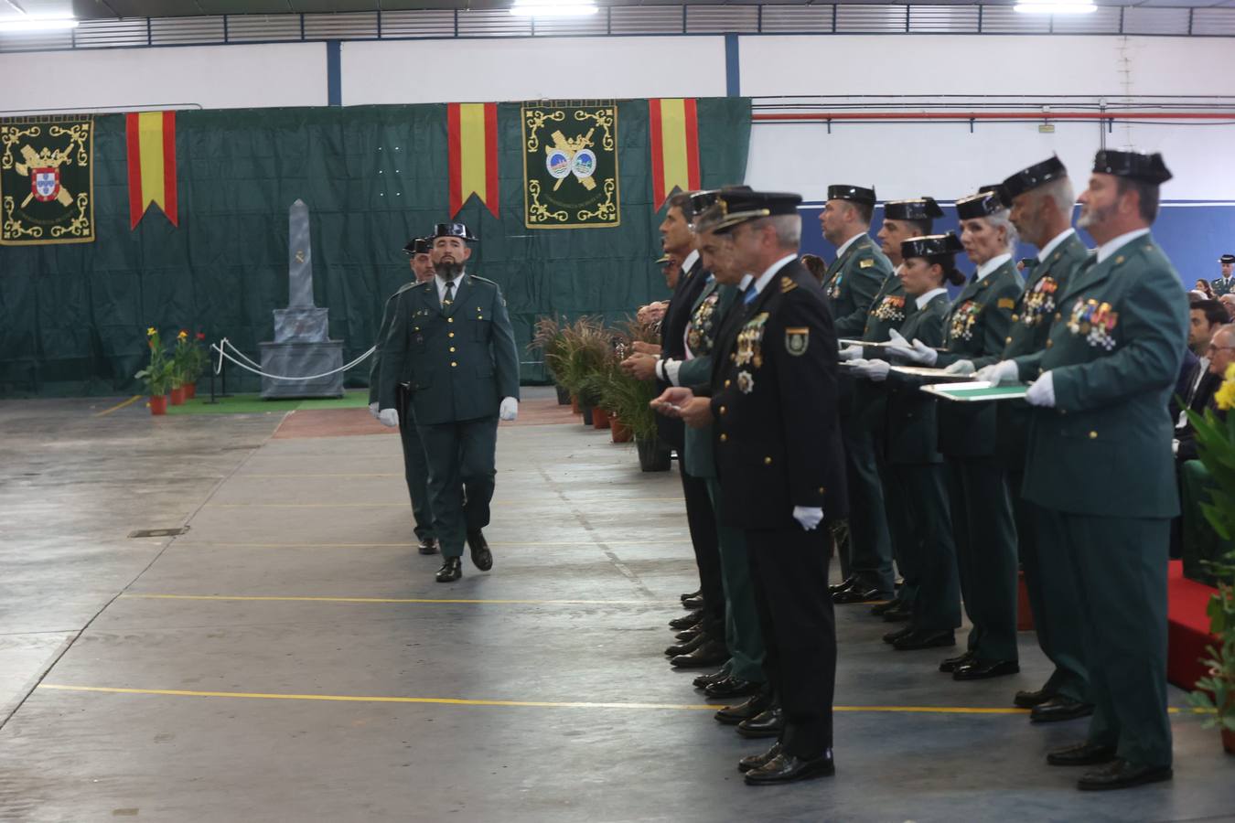 Celebración del día de la Virgen del Pilar en la comandancia de la Guardia Civil de Sevilla