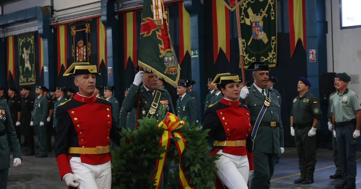 La celebración del día de la Virgen del Pilar en la comandancia de la Guardia Civil de Sevilla, en imágenes