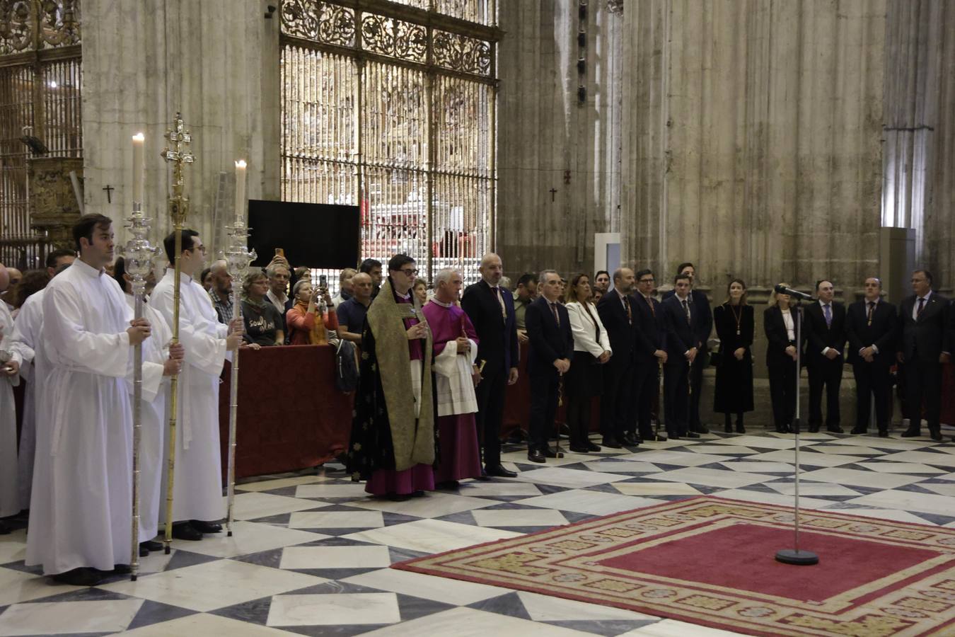 Homenaje ante la tumba de Colón en la Catedral de Sevilla y Te Deum en la capilla de la Virgen de la Antigua