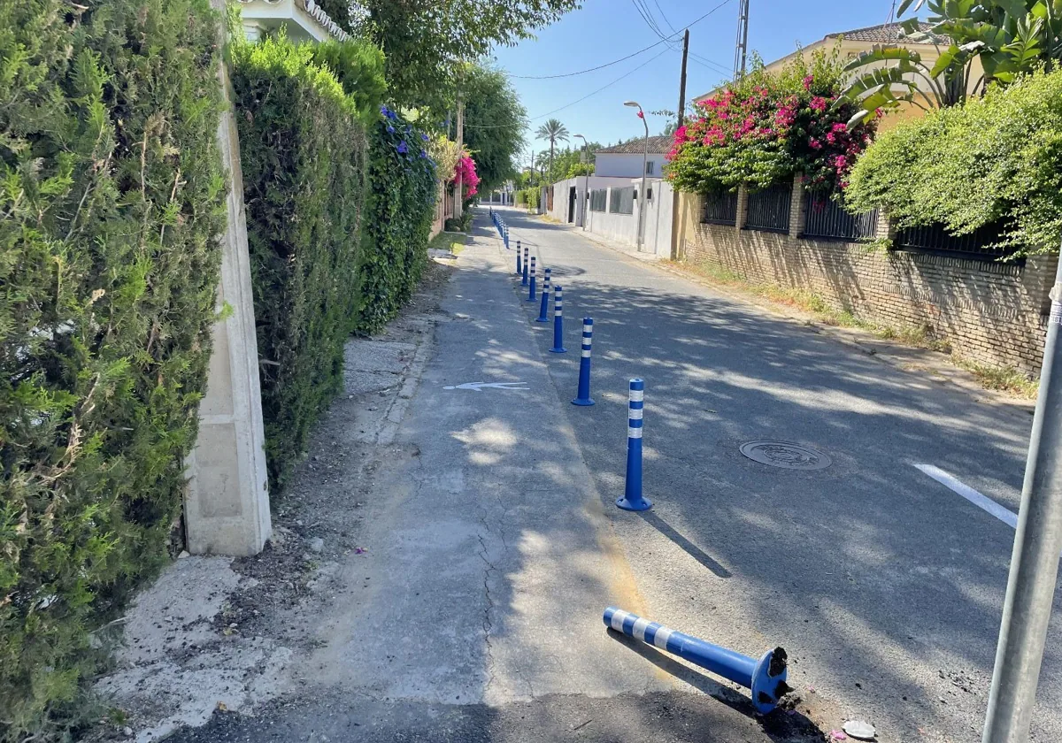 Una de las calles de la barriada de Santa Clara donde se mejorará el acerado