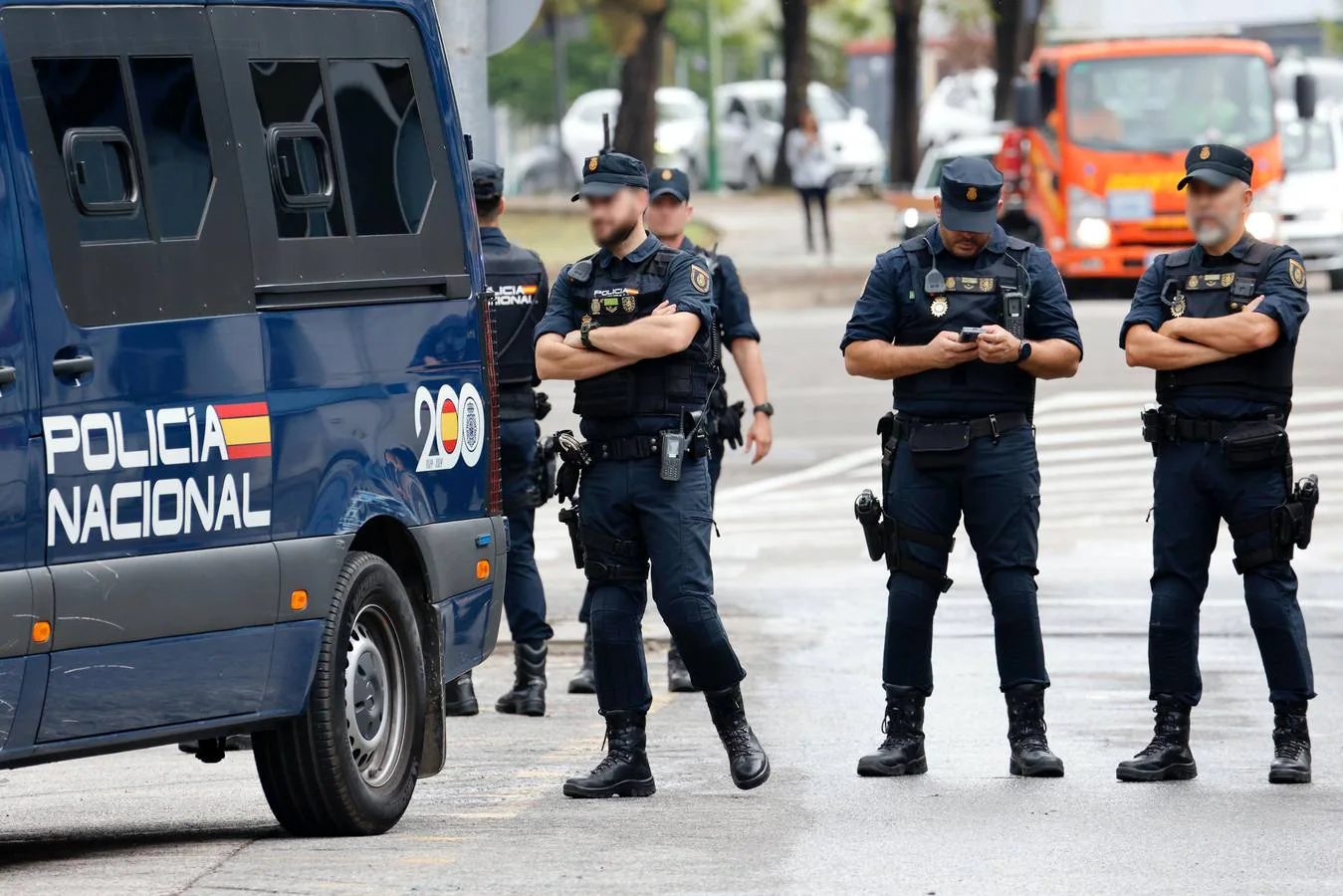 Gran operativo policial en el barrio de las Tres Mil Viviendas