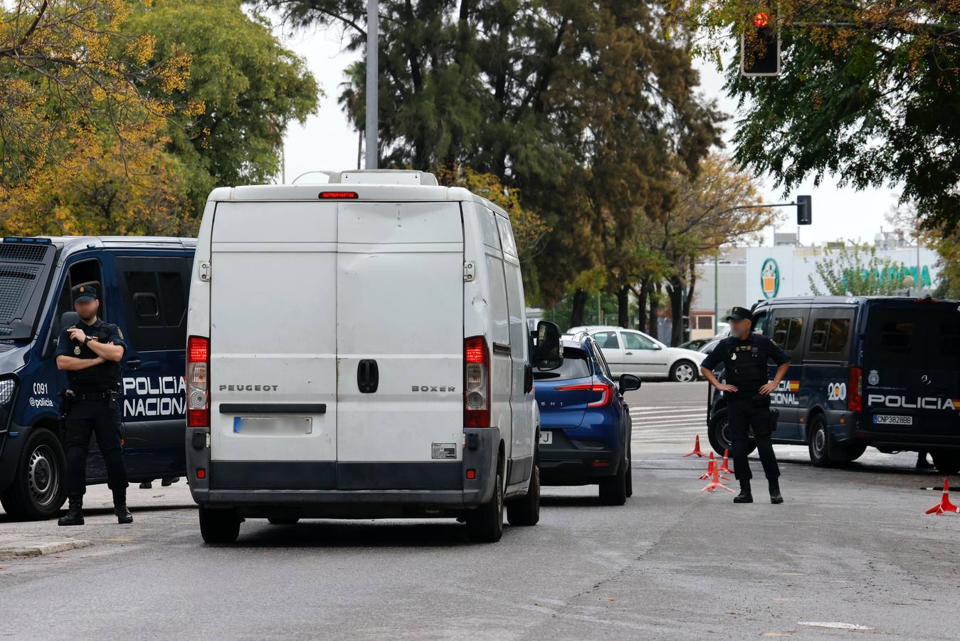 Gran operativo policial en el barrio de las Tres Mil Viviendas