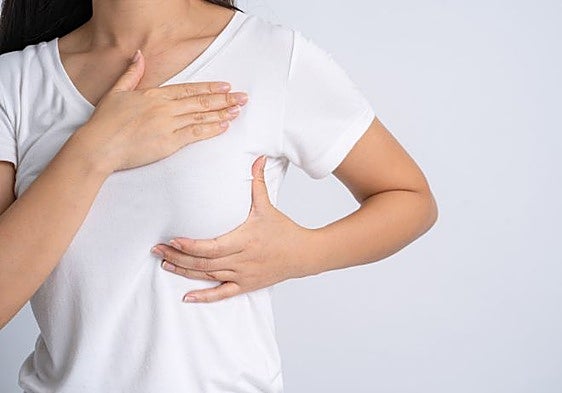 Una cirujana explica cuáles son los principales factores que afectan al cáncer de mama