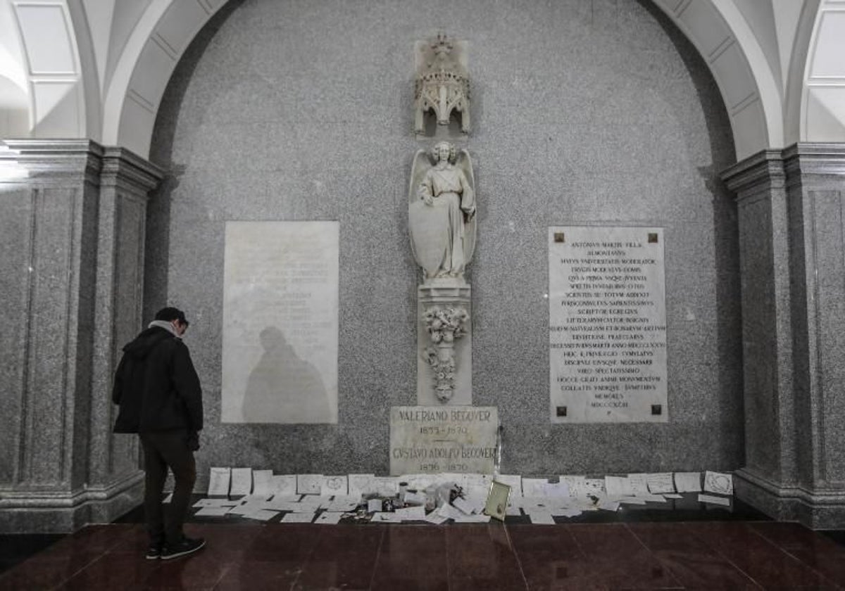 La tumba de Bécquer en el Panteón de los Sevillanos Ilustres