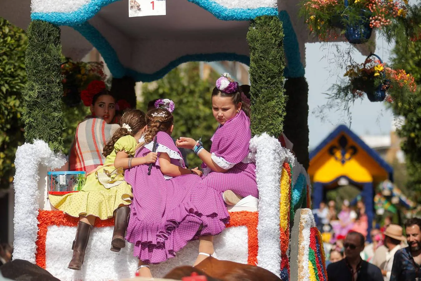 Uno de los momentos de la romería este domingo de la Virgen de Valme, acompañada de carrozas y fieles