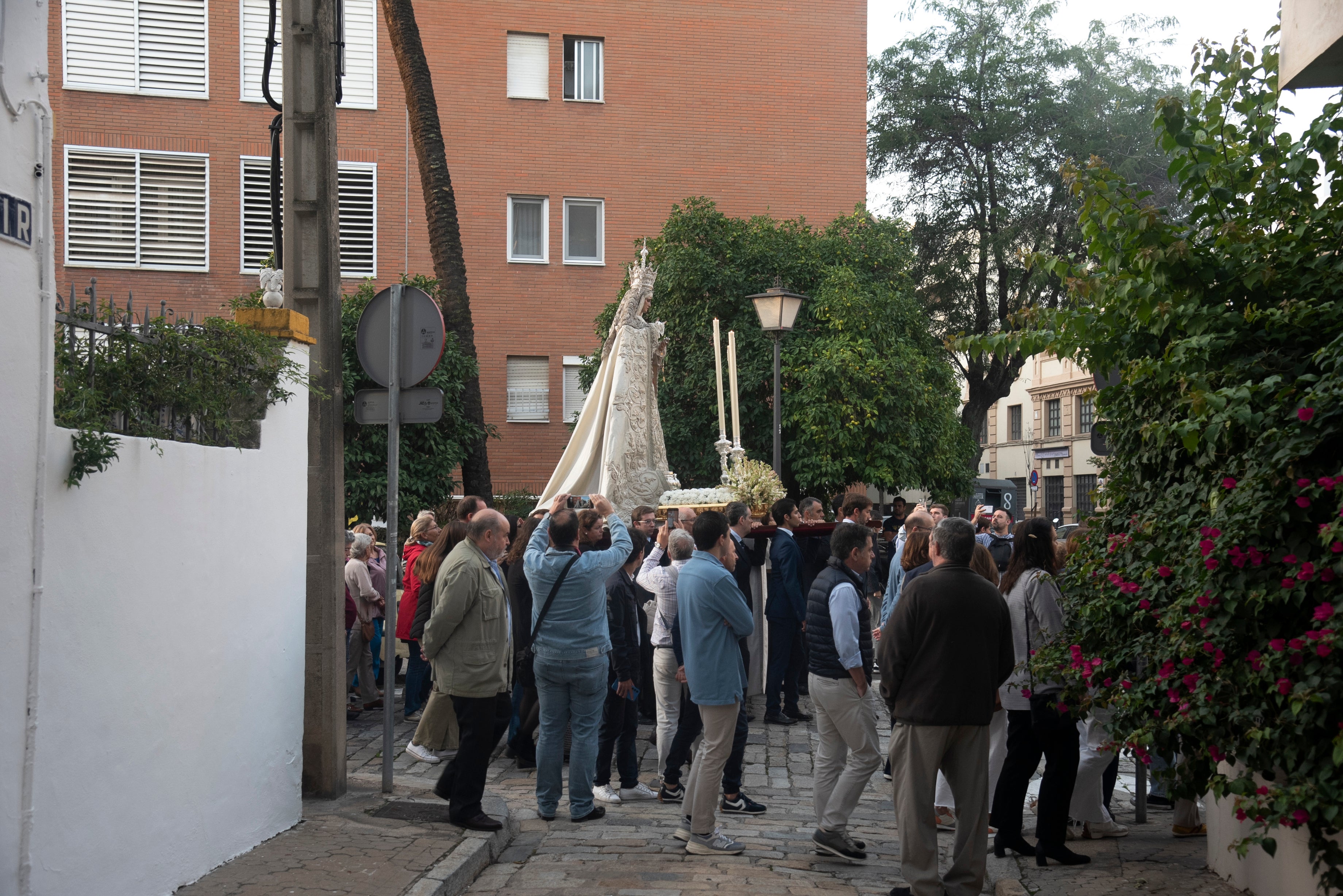 La Virgen de la Paz en el rosario de la aurora