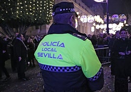 Los policías locales de Sevilla cobrarán unos 500 euros por trabajar en festivo durante la Navidad