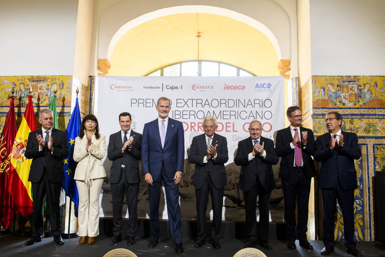 La entrega del premio Torre del Oro al Rey ha tenido lugar en el Real Alcázar de Sevilla