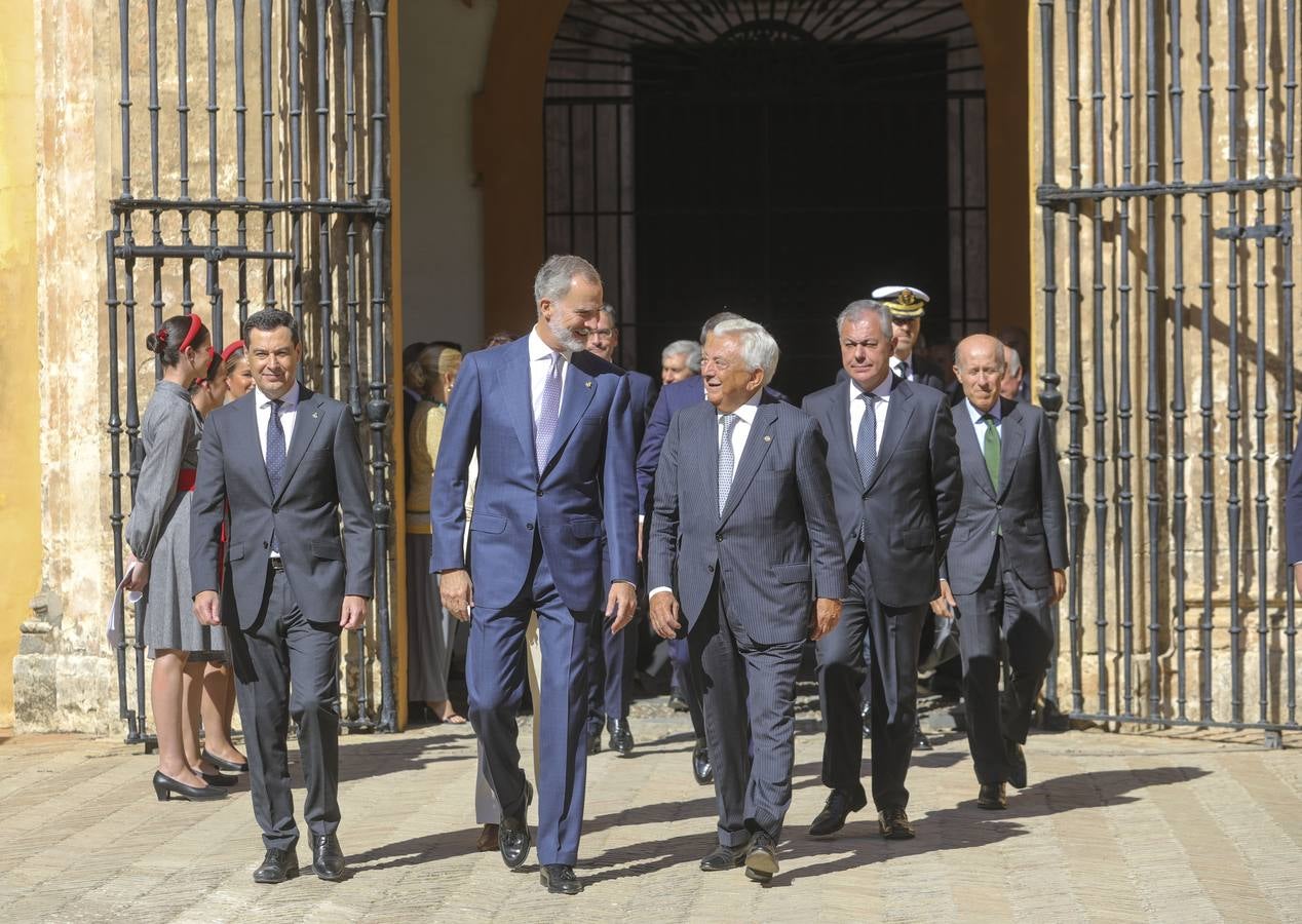 La entrega del premio Torre del Oro al Rey ha tenido lugar en el Real Alcázar de Sevilla