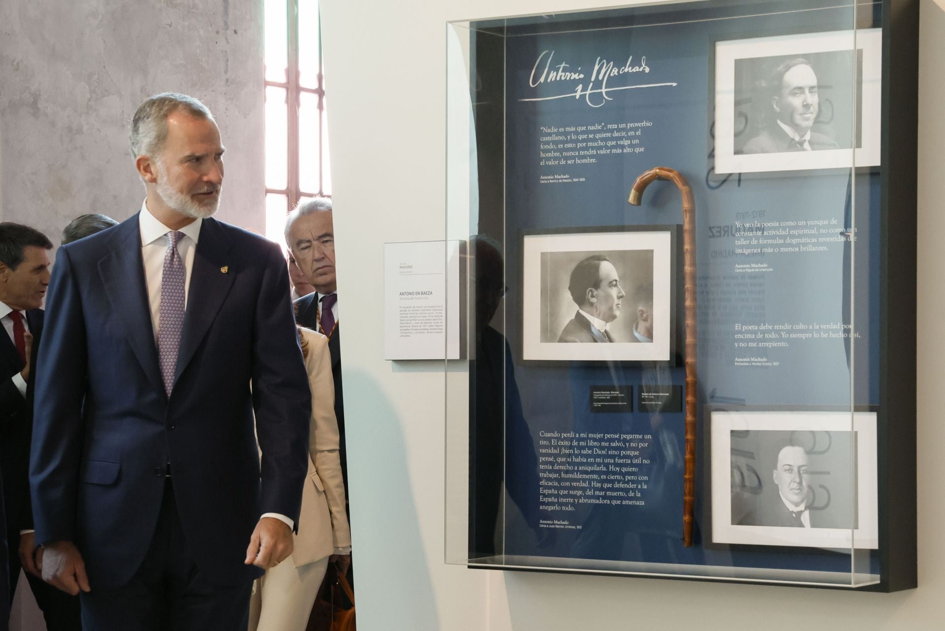 El Rey durante la inauguración de la exposición 'Los Machado. Retrato de familia' en Sevilla