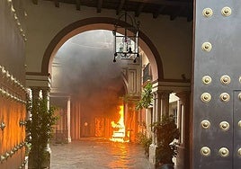 Las imágenes del incendio en la iglesia del Silencio de Sevilla