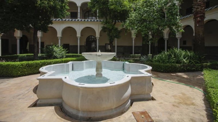 Claustro del Real Monasterio de Santa Clara de Sevilla