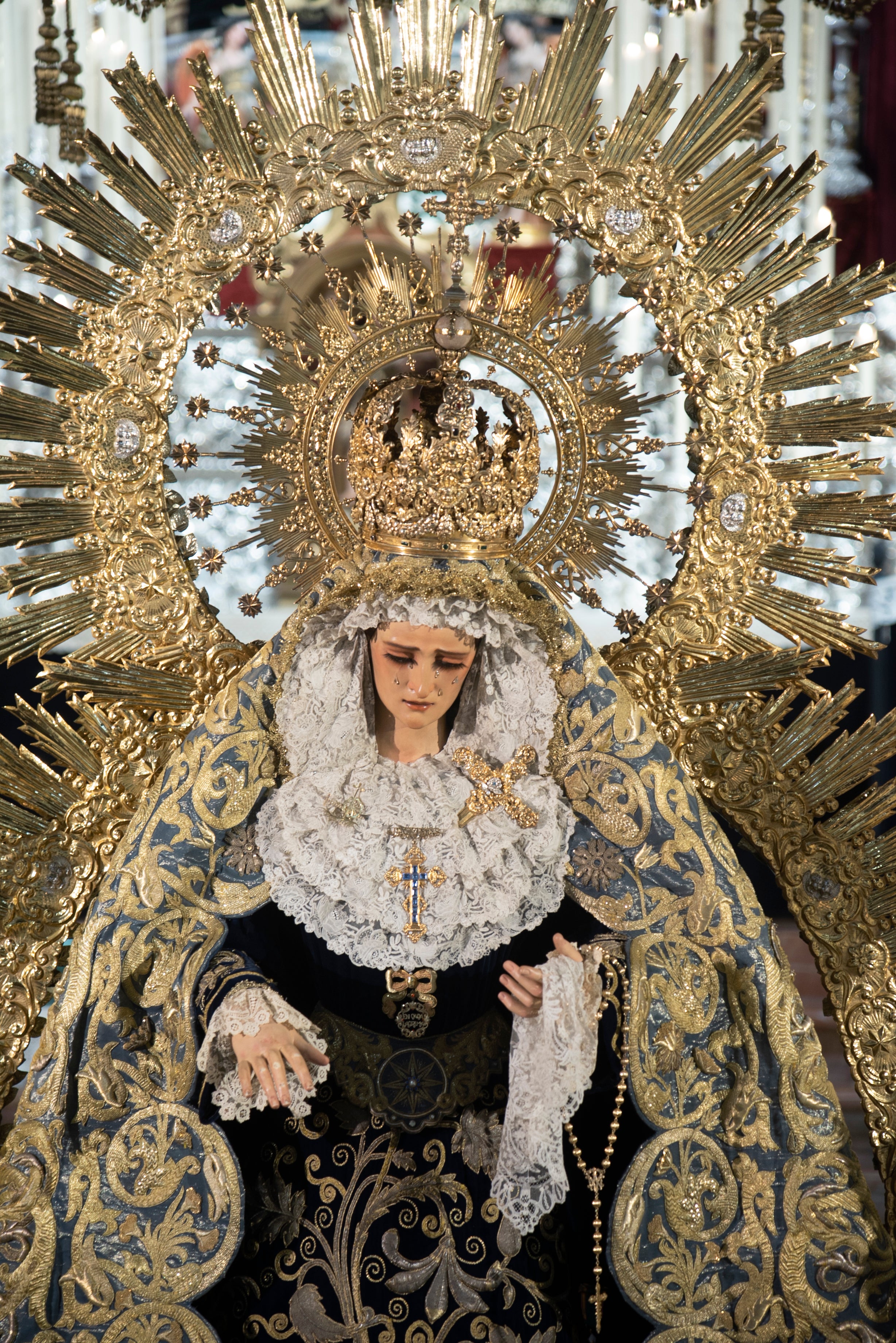 La Virgen de las Lágrimas en su besamanos