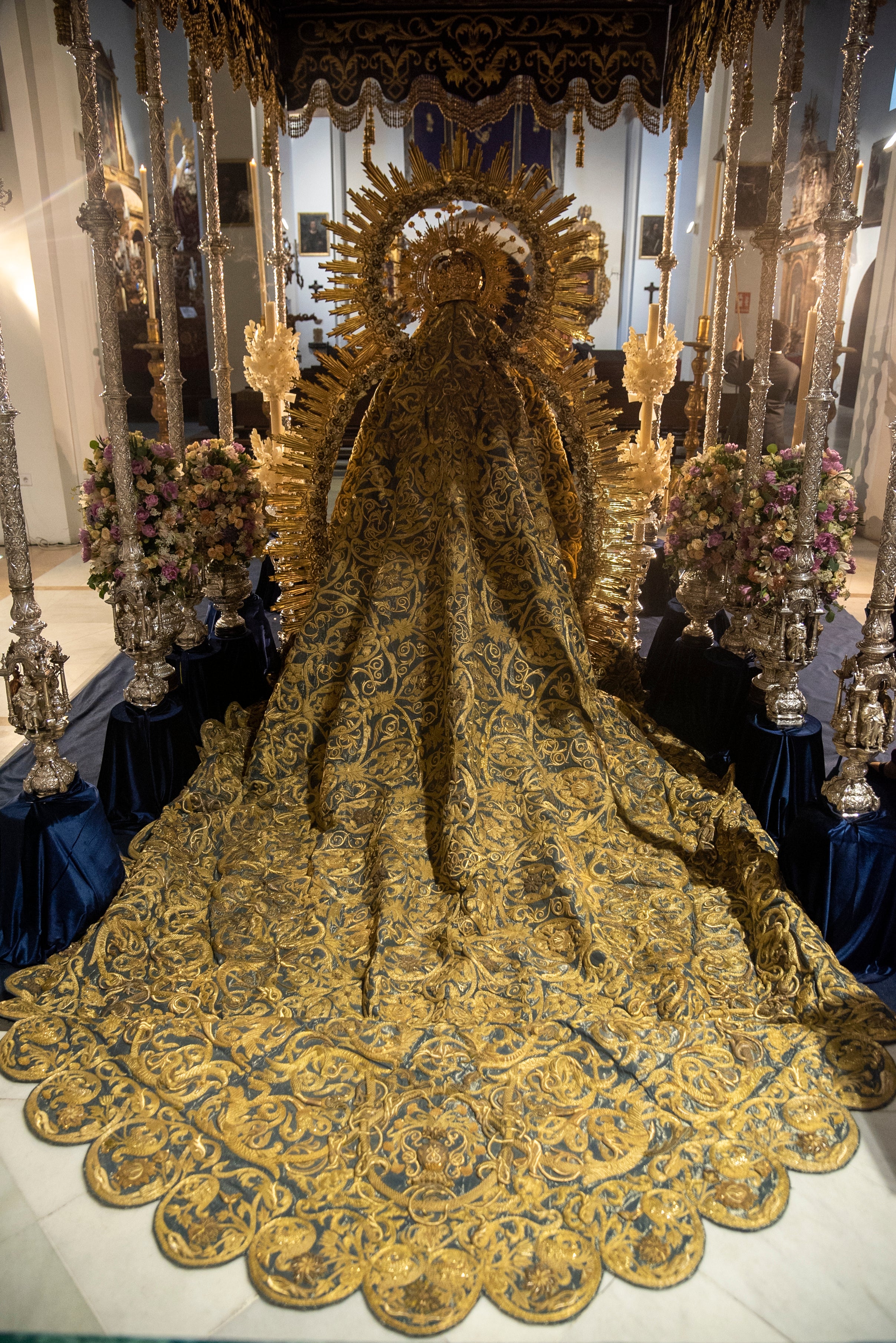 La Virgen de las Lágrimas en su besamanos