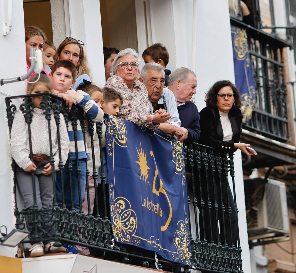 La Estrella ha estado en todo momento acompañada de una multitud de fieles