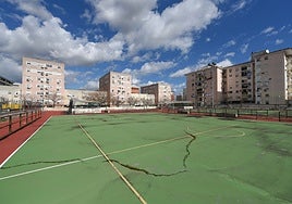 El Ayuntamiento de Sevilla inicia la reforma del centro deportivo Ontur en Parque Alcosa