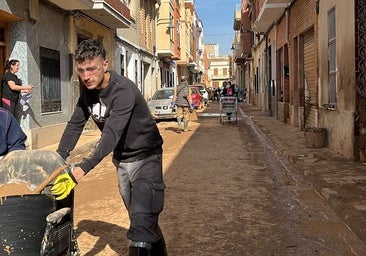 De Sevilla a Catarroja tras la DANA: «Venimos a ayudar»