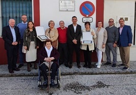 El Castillo de las Guardas homenajea a los maestros y promotores de su primer colegio libre adaptado